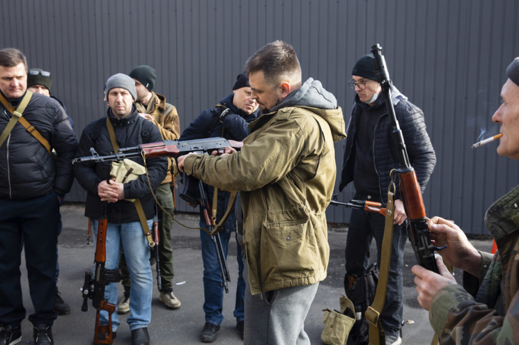 ¡armas Para La Resistencia Ucraniana Corriente Roja